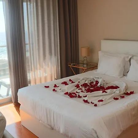 Bartolomeu Beach Apartments Порту